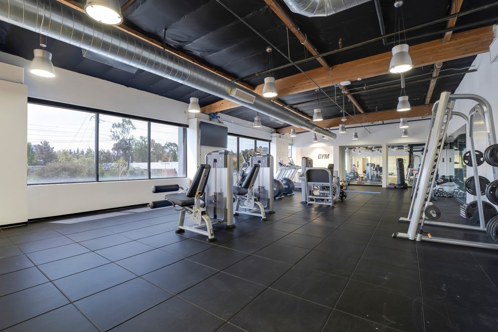 Interior of 3500 Willow Lane property