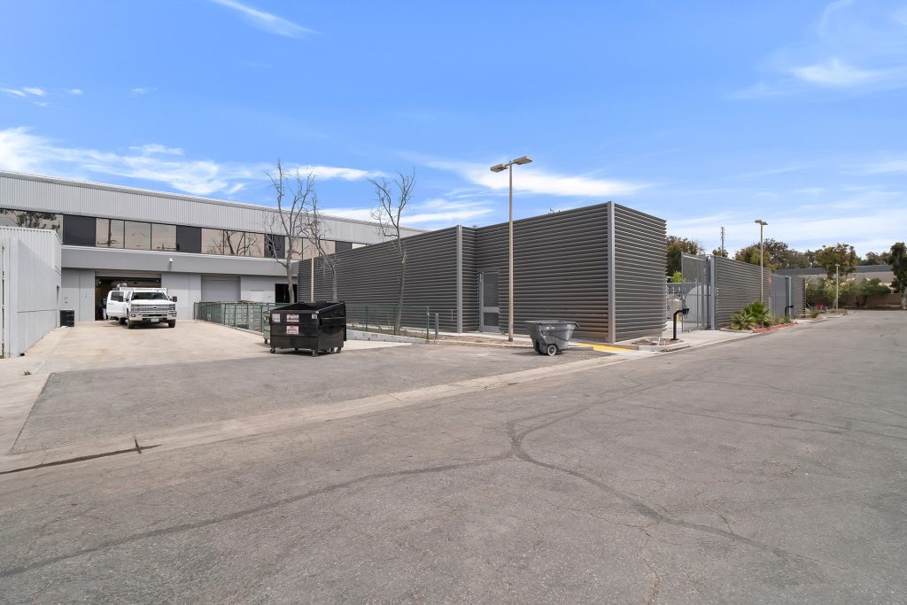 Exterior of the 3500 Willow Lane property