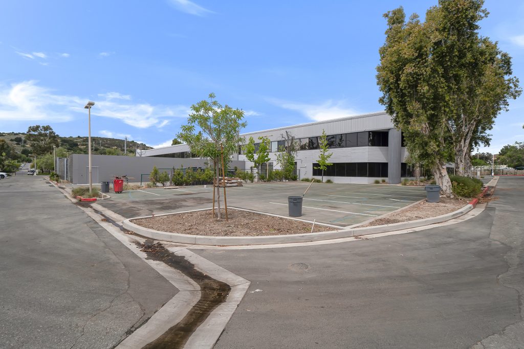 Exterior of the 3500 Willow Lane property