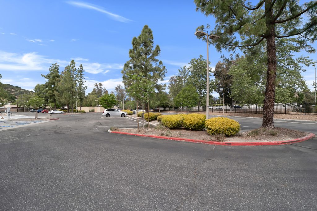 Exterior of the 3500 Willow Lane property